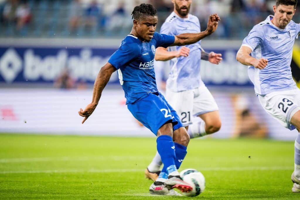 Kane's Spurs replacement Gift Orban already has two European hat-tricks 1 Gift Orban about to score against Pogon Szczecin