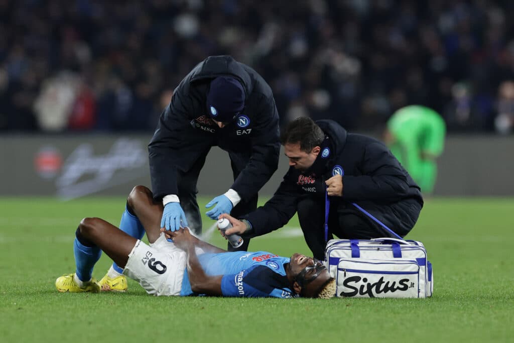 Napoli's nightmare: Osimhen's absence threatens key fixtures 1 Victor Osimhen of SSC Napoli injury during the Serie A